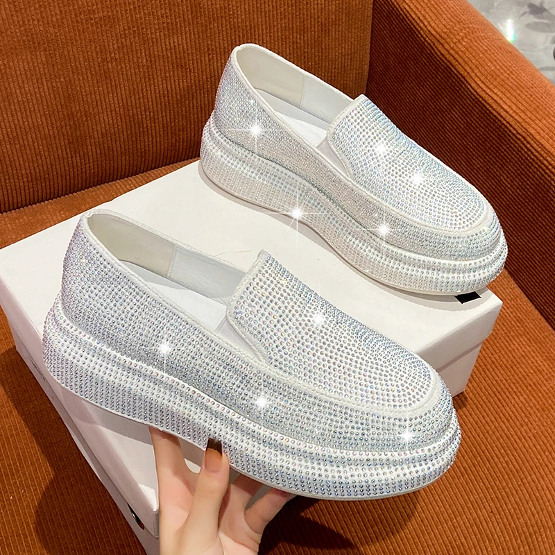 Женская повседневная обувь, новинка 2026, трендовые дышащие кроссовки на толстой подошве, женская спортивная обувь со стразами на плоской подошве, белая платформа, размер 35-40
Женская повседневная обувь, новинка 2026, трендовые дышащие кроссовки на толстой подошве, женская спортивная обувь со стразами на плоской подошве, белая платформа, размер 35-40