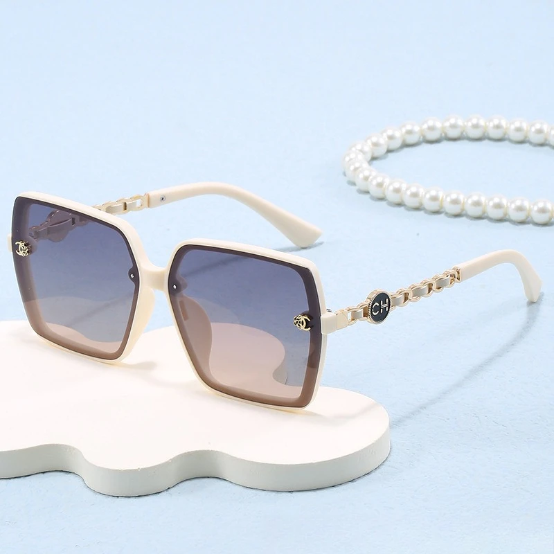 2025 New Frameless Square Sunglasses Women - Trendy Polarized UV400 Anti-Glare Chic Shades
2025 New Frameless Square Sunglasses Women - Trendy Polarized UV400 Anti-Glare Chic Shades