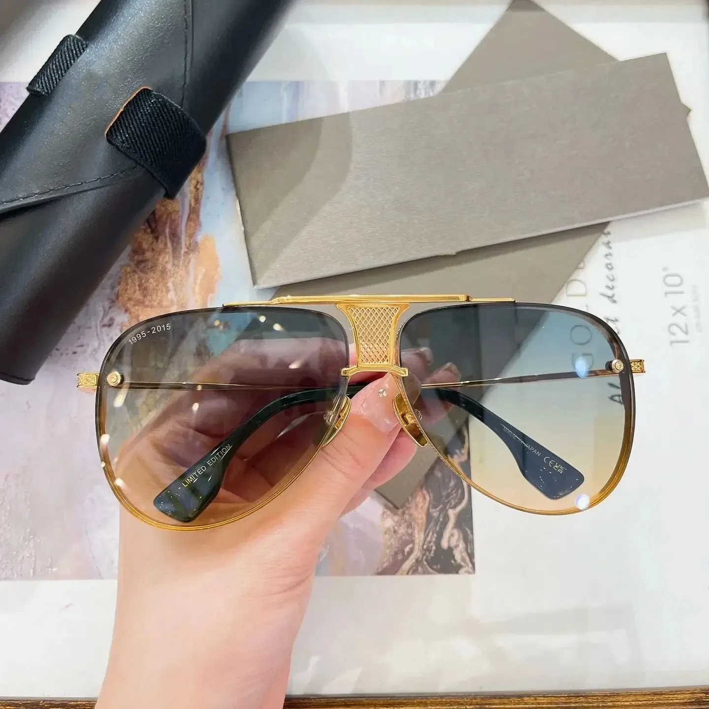 Original DECADE-TWO DRX-2082 LIMITED EDITION Casual UV400 Men Sunglasses Popular Oval Gold Alloy Gradient Women Couple Eyewear
Original DECADE-TWO DRX-2082 LIMITED EDITION Casual UV400 Men Sunglasses Popular Oval Gold Alloy Gradient Women Couple Eyewear