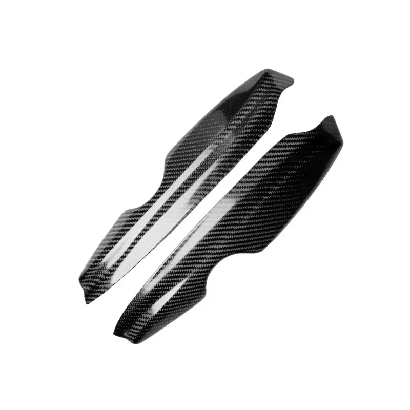 Applicable to 99-04 Volkswagen MK4 true carbon fiber front headlights, light eyebrow decorative stickers, car modification
Applicable to 99-04 Volkswagen MK4 true carbon fiber front headlights, light eyebrow decorative stickers, car modification