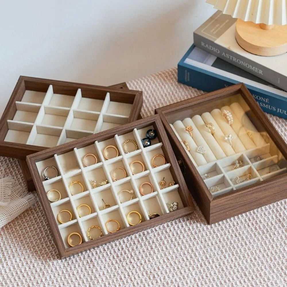 Элегантная деревянная шкатулка для драгоценностей, бархатный пыленепроницаемый лоток для сережек, коробка для хранения, стеклянная крышка, держатель для колец, коробка для хранения ювелирных изделий
Элегантная деревянная шкатулка для драгоценностей, бархатный пыленепроницаемый лоток для сережек, коробка для хранения, стеклянная крышка, держатель для колец, коробка для хранения ювелирных изделий