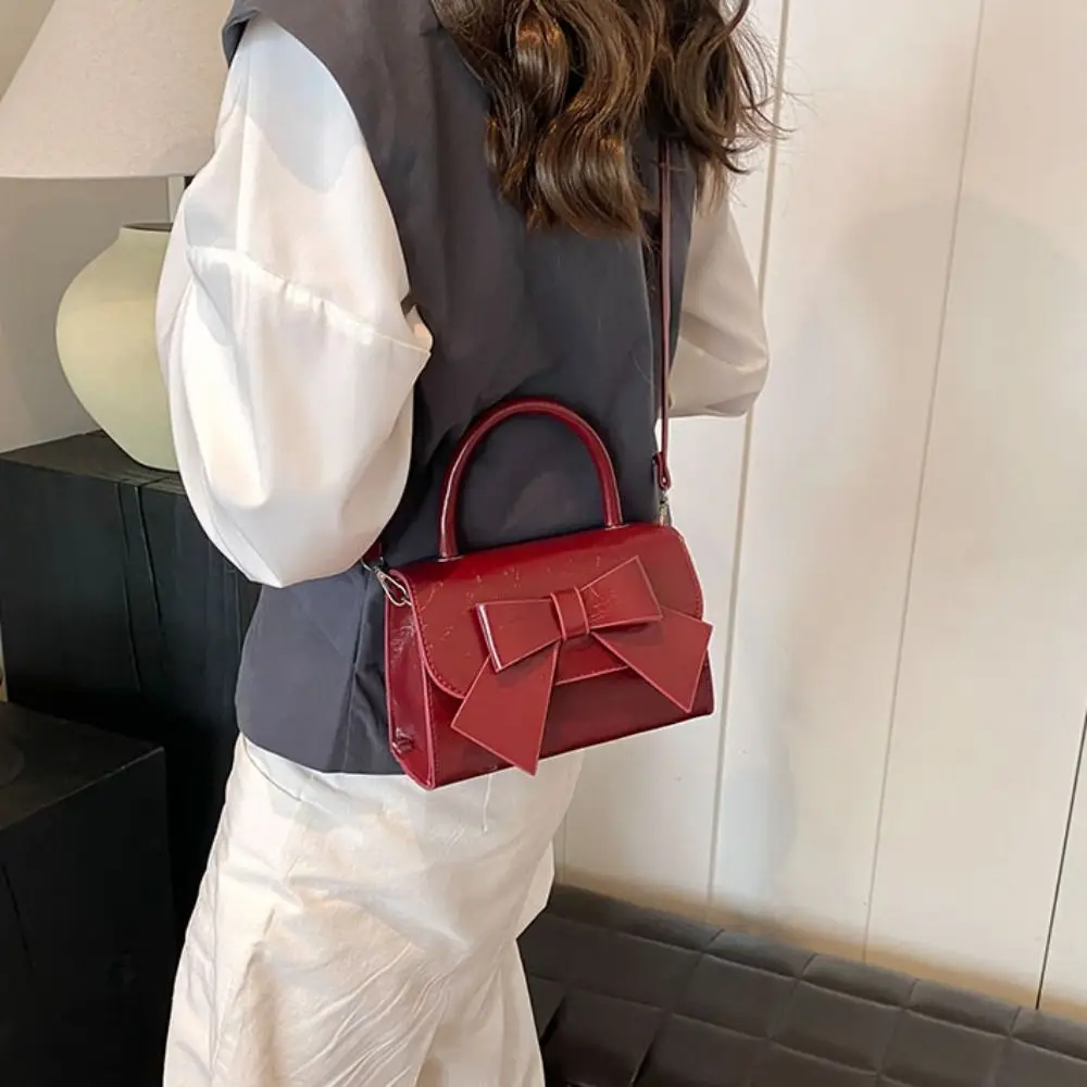 Portable Y2k Bow Shoulder Bag PU Leather Korean Style Bowknot Armpit Bag Solid Color Messenger Bag Women Handbag Girls
Portable Y2k Bow Shoulder Bag PU Leather Korean Style Bowknot Armpit Bag Solid Color Messenger Bag Women Handbag Girls