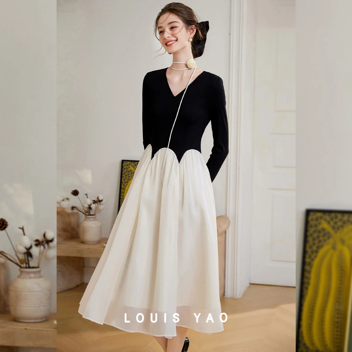 LOUIS YAO Color Contrasting Slimming Long Dress 2025 Spring V-neck Knitted Waist Curved Splicing Layered Design Dress for Women
LOUIS YAO Color Contrasting Slimming Long Dress 2025 Spring V-neck Knitted Waist Curved Splicing Layered Design Dress for Women
