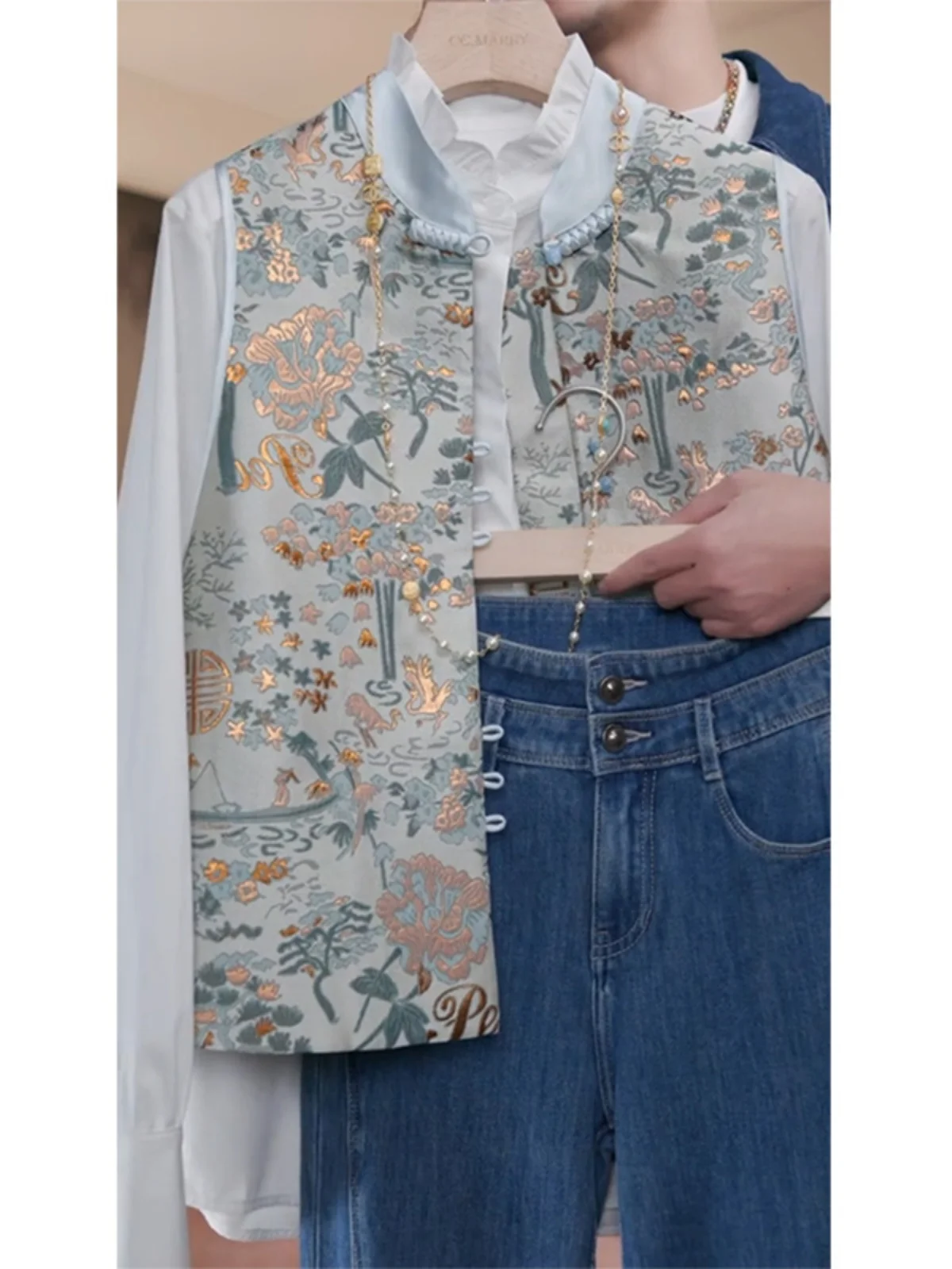 Retro Chinese Sle Women's Embroidered Vest Top Buttoned Outerwear Spring Summer Floral Pattern Commute Sle Regular Length
Retro Chinese Sle Women's Embroidered Vest Top Buttoned Outerwear Spring Summer Floral Pattern Commute Sle Regular Length