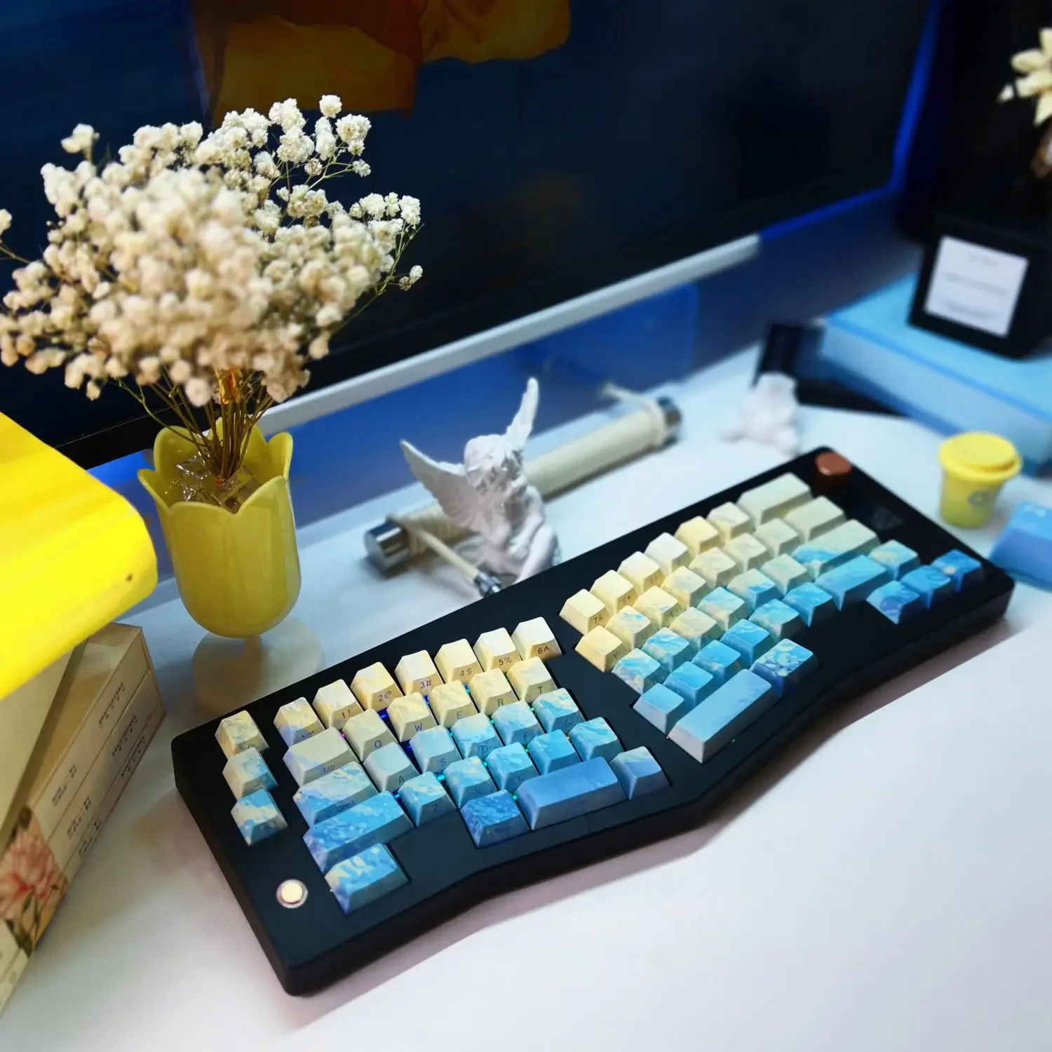 Biwen Shuixing original side engraving PBT keycap hot sublimation full sleeve side engraving light transmission
Biwen Shuixing original side engraving PBT keycap hot sublimation full sleeve side engraving light transmission