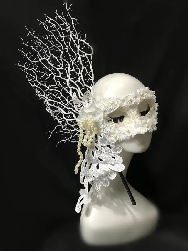 Halloween Mask Masquerade Stage Hand-Held Branch Beauty Holiday Fashion
Halloween Mask Masquerade Stage Hand-Held Branch Beauty Holiday Fashion