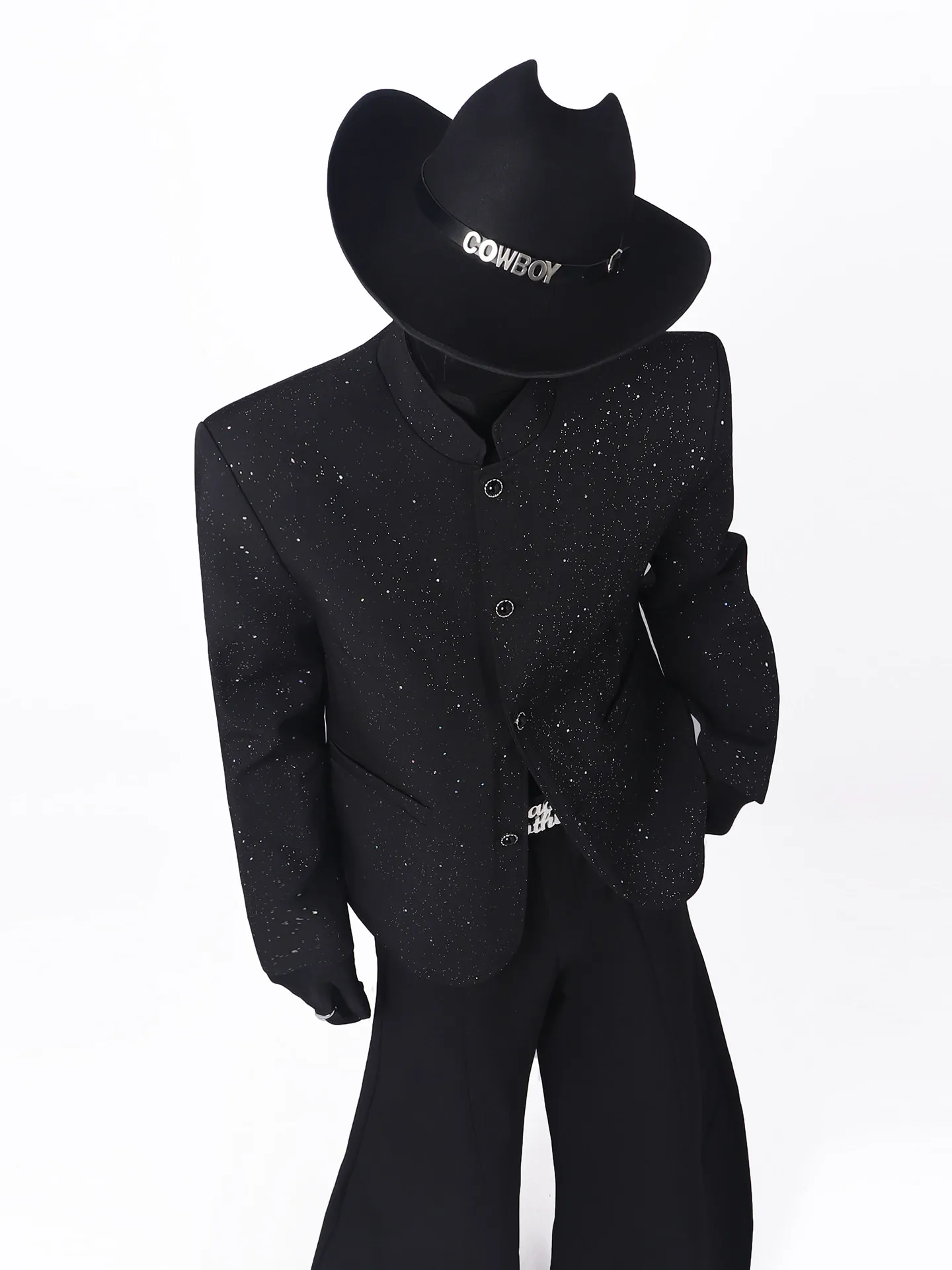 Элегантный черный мужской костюм с пайетками и длинными рукавами, новый универсальный повседневный пиджак в китайском стиле, дышащий, из полиэфирного волокна
Элегантный черный мужской костюм с пайетками и длинными рукавами, новый универсальный повседневный пиджак в китайском стиле, дышащий, из полиэфирного волокна