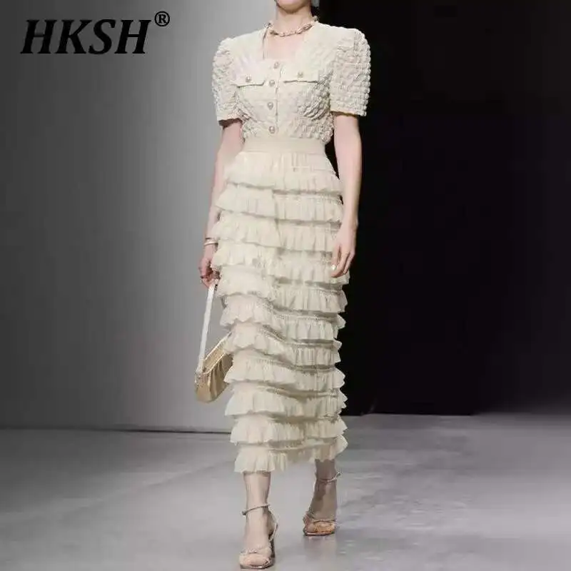 HKSH Vietnamese Dress 2025 Spring Summer New Women Ins Temperament Bubble Sleeve Cake Skirt Socialite Temperament Top Set HK4251
HKSH Vietnamese Dress 2025 Spring Summer New Women Ins Temperament Bubble Sleeve Cake Skirt Socialite Temperament Top Set HK4251