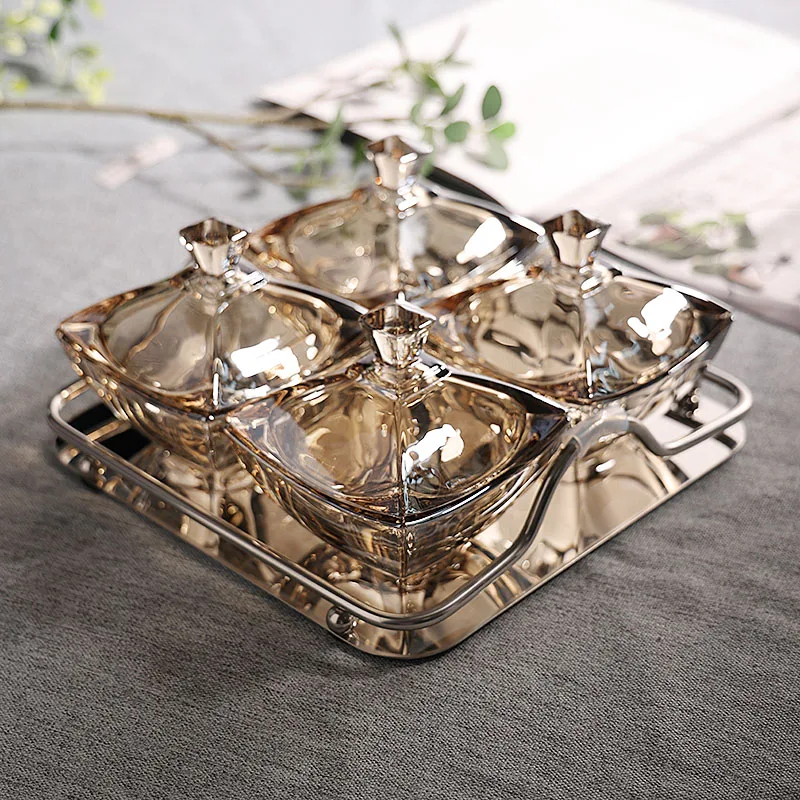 European high-value nut snack plate light luxury household crystal glass cover dried fruit plate box exquisite living room 
European high-value nut snack plate light luxury household crystal glass cover dried fruit plate box exquisite living room