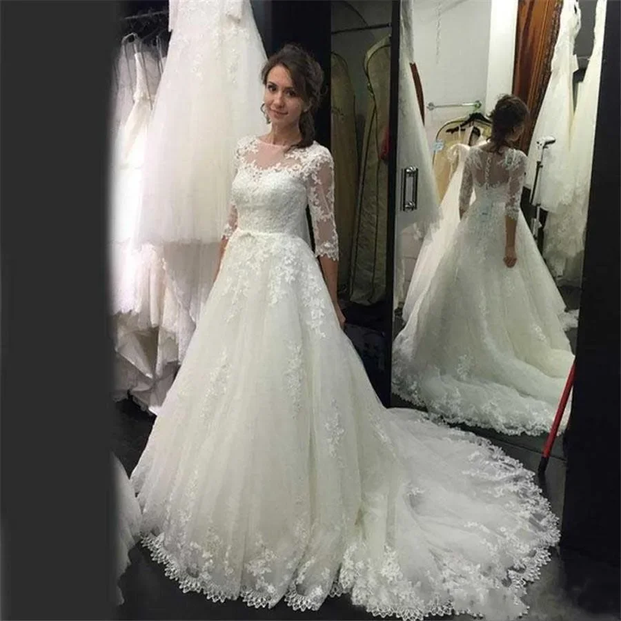 2023 Boho Wedding Dress Half Sleeves A-Line lace Appliques Floor Length Bride Dress Custom Made Princess Wedding Gown with Train
2023 Boho Wedding Dress Half Sleeves A-Line lace Appliques Floor Length Bride Dress Custom Made Princess Wedding Gown with Train