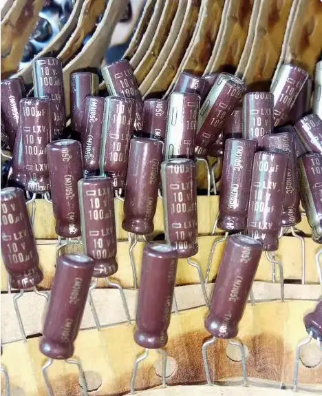 30pcs/lot Original Japanese NIPPON 10V 100UF Gold LXV Audio Electrolytic Capacitor 5X15 free shipping
30pcs/lot Original Japanese NIPPON 10V 100UF Gold LXV Audio Electrolytic Capacitor 5X15 free shipping