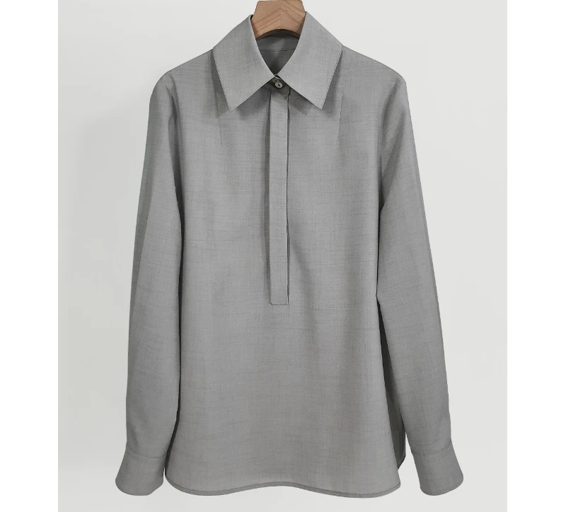 2023 Spring Shirt Women Pure Cotton Blouse Half-open Collar OL Commuter Lapel Simple All-match Loose Gray Breathable Light Tops
2023 Spring Shirt Women Pure Cotton Blouse Half-open Collar OL Commuter Lapel Simple All-match Loose Gray Breathable Light Tops