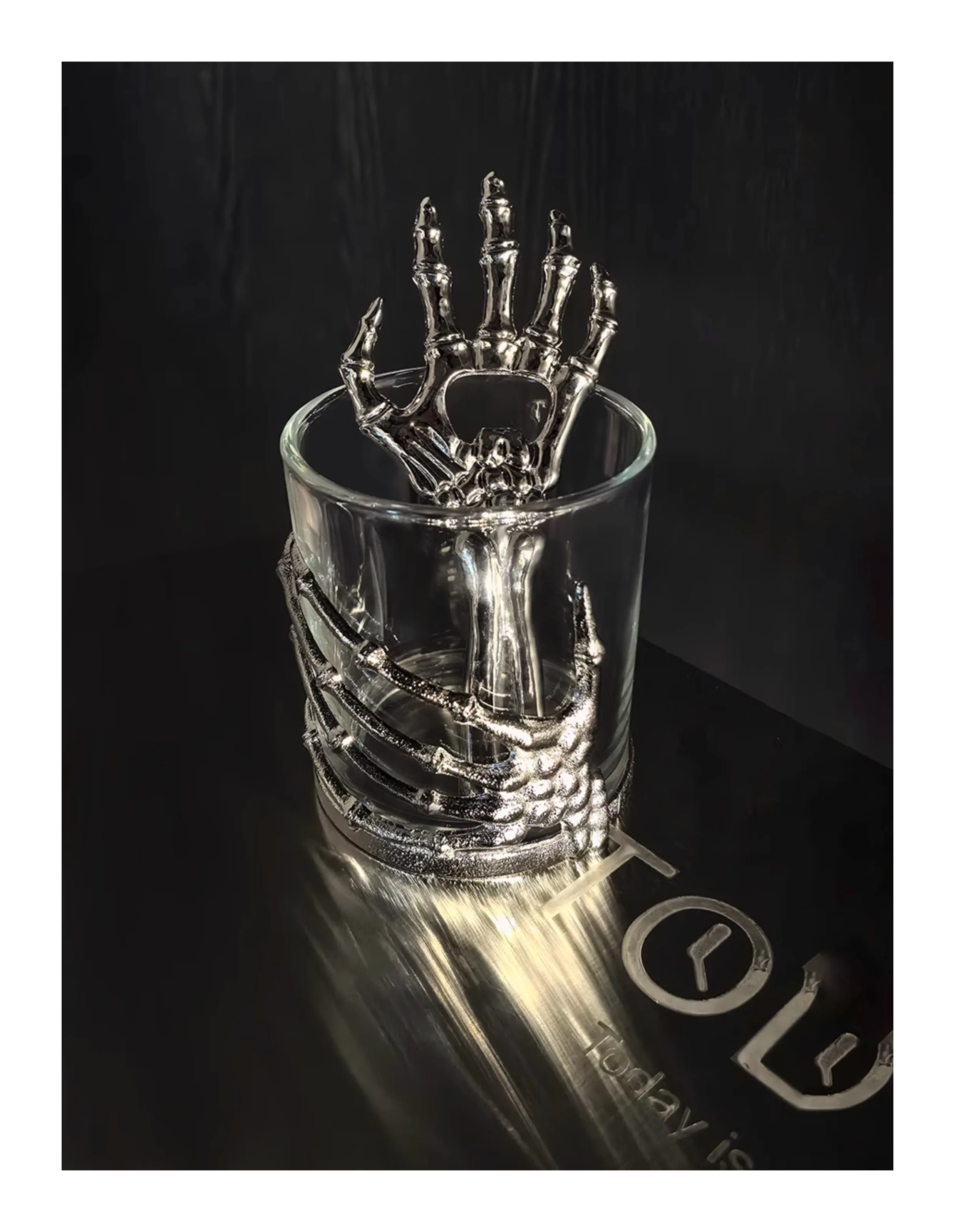 Хэллоуин Ужас Призрак Набор ручных стеклянных чашек с открывалкой для бутылок, готическая кружка для пива виски Креативный жуткий стакан для питья Perfect Par 
Хэллоуин Ужас Призрак Набор ручных стеклянных чашек с открывалкой для бутылок, готическая кружка для пива виски Креативный жуткий стакан для питья Perfect Par