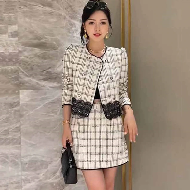 2023 Spring Autumn New Lace Stitching Jacket + Skirt Fashion Loose Plaid Short Suit Female Bag Hip Skirt 2-Piece Set
2023 Spring Autumn New Lace Stitching Jacket + Skirt Fashion Loose Plaid Short Suit Female Bag Hip Skirt 2-Piece Set