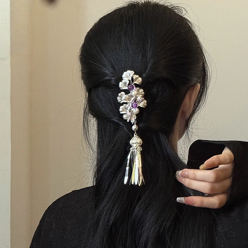 New Chinese Ethnic Style Exquisite Ginkgo Hair Clip, Classic Hair Accessory, Adorned With Purple Accents And Silver Tassels
New Chinese Ethnic Style Exquisite Ginkgo Hair Clip, Classic Hair Accessory, Adorned With Purple Accents And Silver Tassels