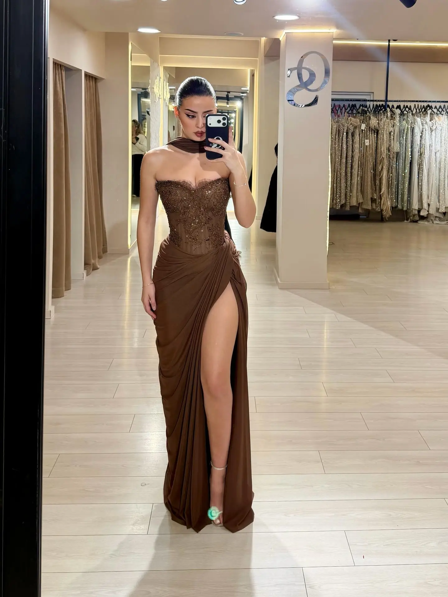 Modern Brown Sequin Beaded Mermaid Evening Dress Sexy off-shoulder Draped Chiffon Side Slit Formal Cocktail Prom Party Vestidos
Modern Brown Sequin Beaded Mermaid Evening Dress Sexy off-shoulder Draped Chiffon Side Slit Formal Cocktail Prom Party Vestidos