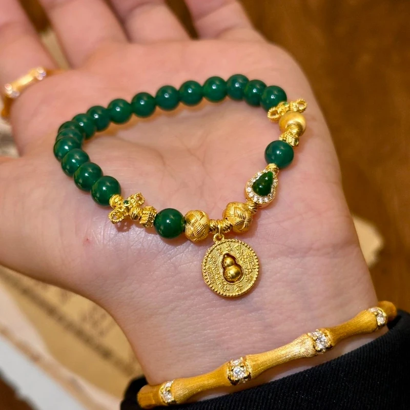 Ретро придворный стиль изумрудные бусины тыква алмазный график темперамент изысканный и модный браслет высокого класса
Ретро придворный стиль изумрудные бусины тыква алмазный график темперамент изысканный и модный браслет высокого класса
