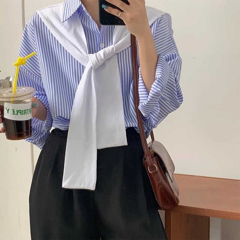 Vintage Striped Loose Shirt Tops Spring New Polo Neck Long Sleeve All-match Youth Korean Blouse Casual Fashion Women Clothing
Vintage Striped Loose Shirt Tops Spring New Polo Neck Long Sleeve All-match Youth Korean Blouse Casual Fashion Women Clothing