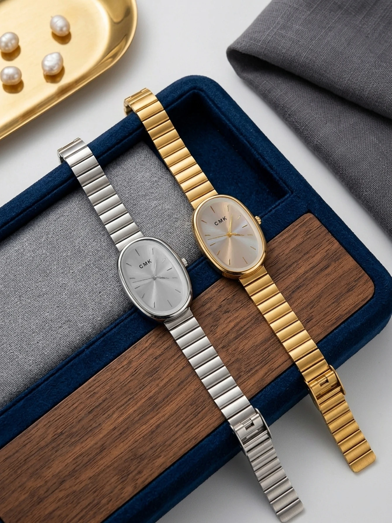 1PCS Luxury Women's Watch Fashion Trend Simple Style Oval Dial Quartz Watch Suitable for Daily Clothing Matching Perfect Gift
1PCS Luxury Women's Watch Fashion Trend Simple Style Oval Dial Quartz Watch Suitable for Daily Clothing Matching Perfect Gift