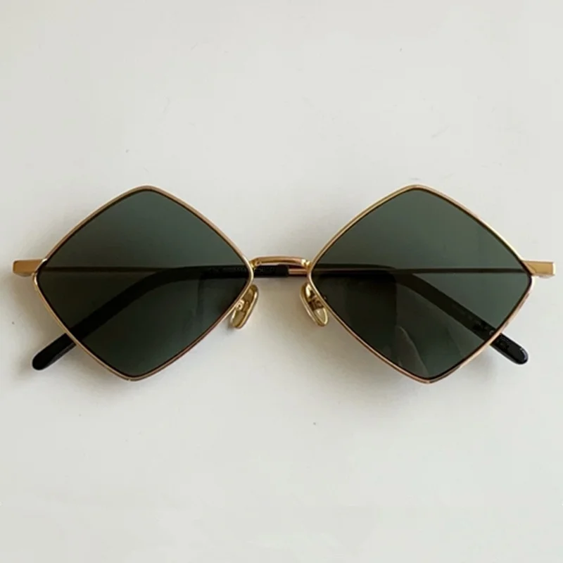 Retro Diamond Alloy Polarized Sunglasses for Men Women UV400 Protection Vintage Style Eyewear Goggles55-17-145 
Retro Diamond Alloy Polarized Sunglasses for Men Women UV400 Protection Vintage Style Eyewear Goggles55-17-145