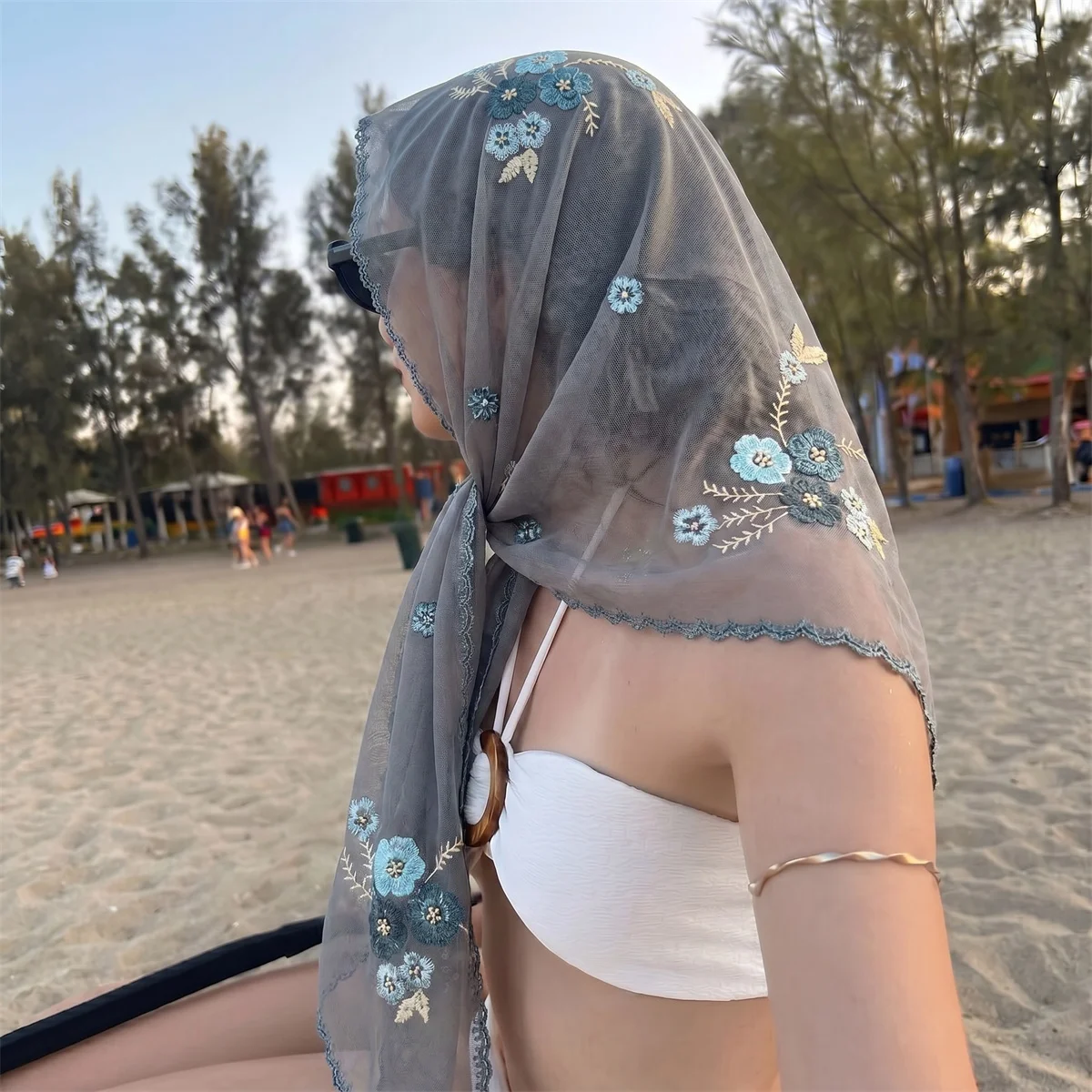 Scarf Print Hijab Bandana Handkerchief Silk Scarves Woman Headscarf Square Luxury Wrap Turban Soft Shawl Female Head Accessory
Scarf Print Hijab Bandana Handkerchief Silk Scarves Woman Headscarf Square Luxury Wrap Turban Soft Shawl Female Head Accessory
