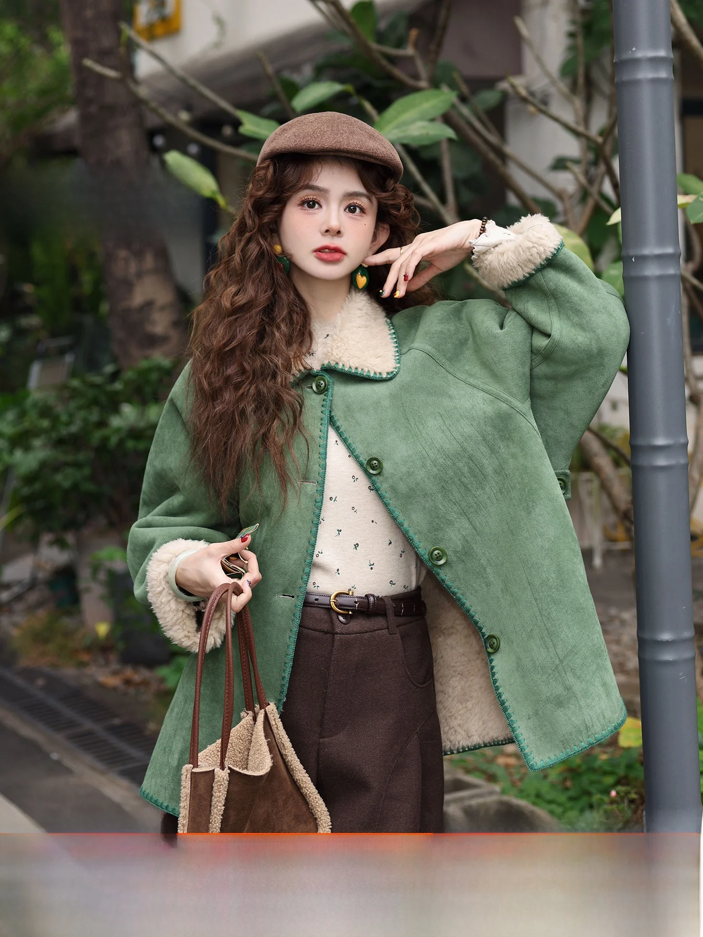 Утепленная женская куртка Chen Jiajie: зимнее пальто с флисовой подкладкой, ретро-стиль, короткая верхняя одежда для женщин
Утепленная женская куртка Chen Jiajie: зимнее пальто с флисовой подкладкой, ретро-стиль, короткая верхняя одежда для женщин