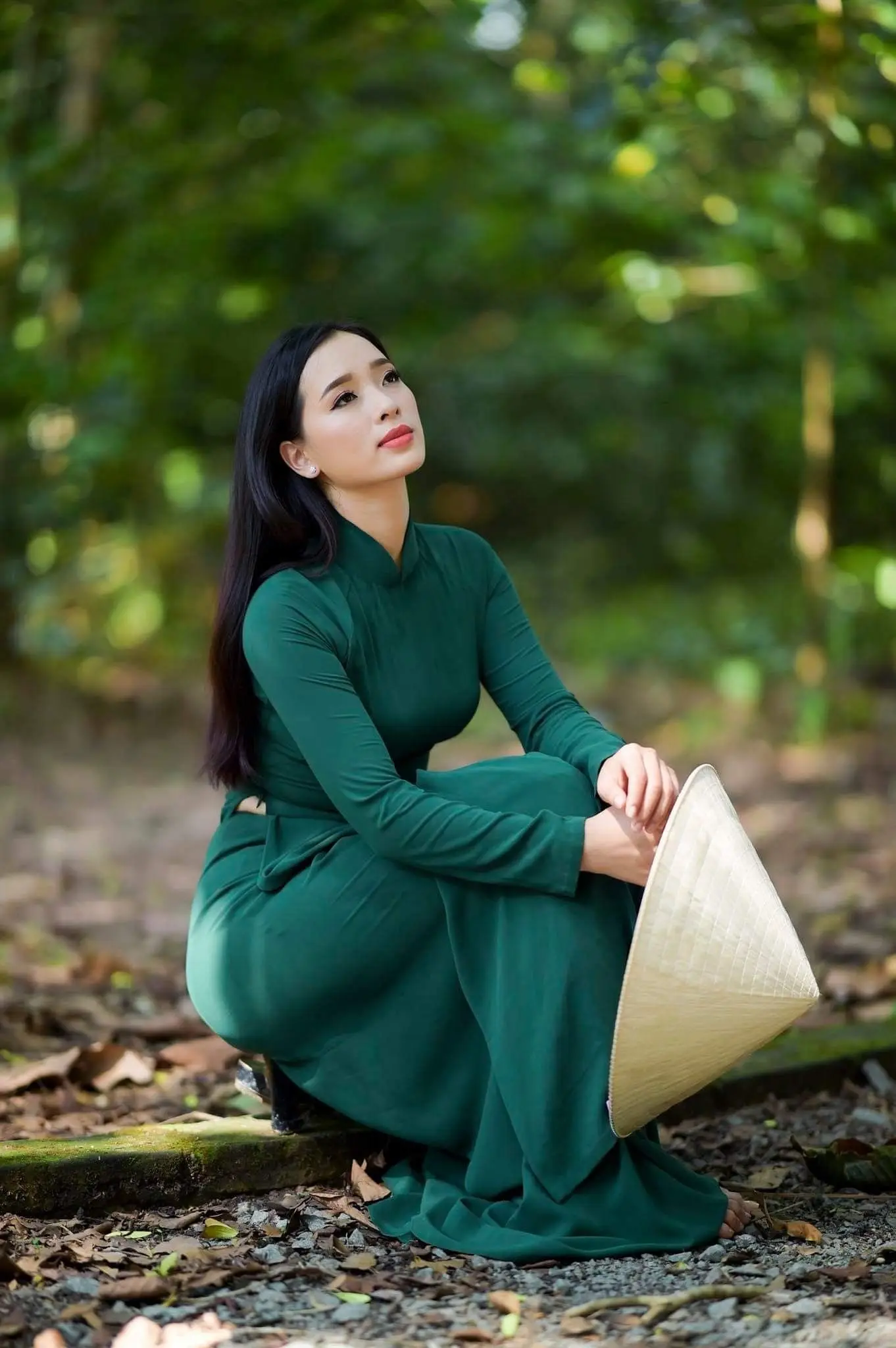 Customized Dark Green Women Aodai Vetnam Clothing Long Cheongsam Aodai Vietnamese Traditionally Dress
Customized Dark Green Women Aodai Vetnam Clothing Long Cheongsam Aodai Vietnamese Traditionally Dress
