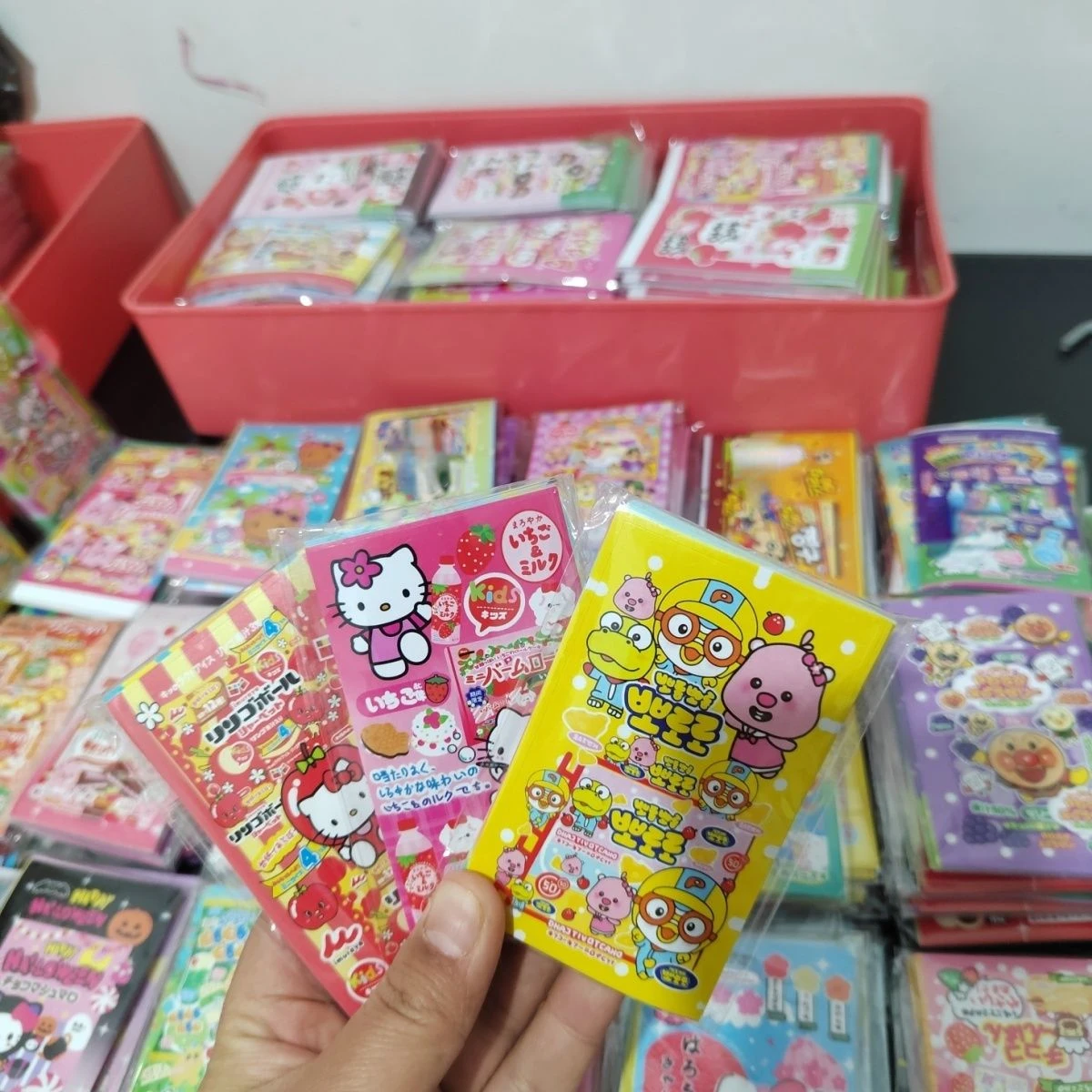 Anime's New Mash Up Sealing Stickers Toy Diy Material Tag Graffiti Hello Kitty Loopy Cartoon High-value Decorative Stickers Gift
Anime's New Mash Up Sealing Stickers Toy Diy Material Tag Graffiti Hello Kitty Loopy Cartoon High-value Decorative Stickers Gift