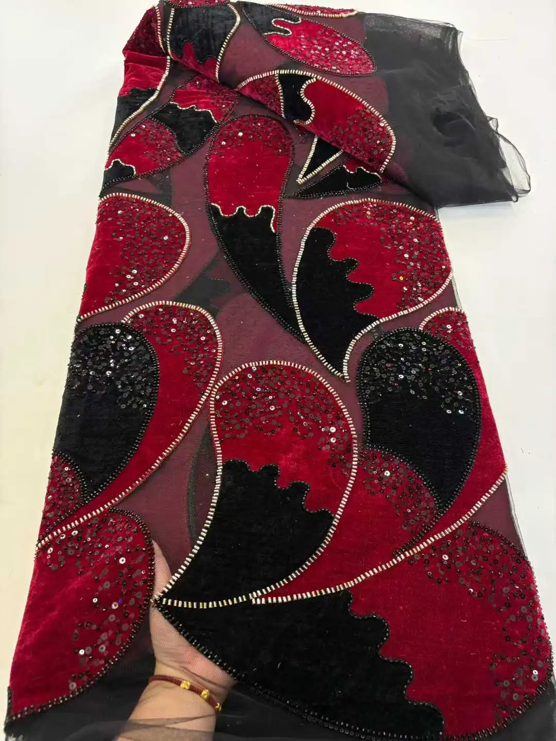 2025 Latest African Velvet Lace Fabric High Quality Beaded Sequins Embroidery Lace Mesh Lace Fabric for Bridal Party Dresses
2025 Latest African Velvet Lace Fabric High Quality Beaded Sequins Embroidery Lace Mesh Lace Fabric for Bridal Party Dresses