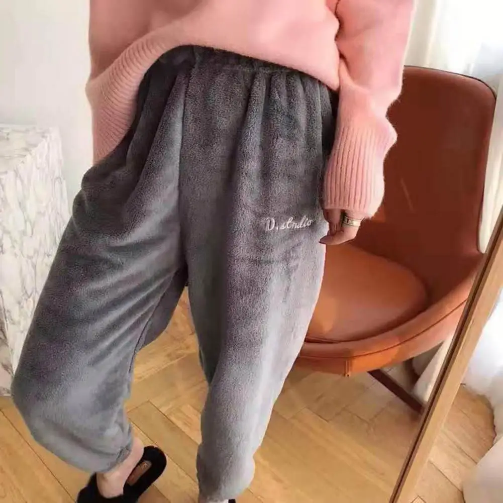 Soft Warm Women Home Pants Warm Cozy Women's Winter Pants Thick Coral Fleece Loose Fit Elastic Waist for Homewear Pajamas Warm
Soft Warm Women Home Pants Warm Cozy Women's Winter Pants Thick Coral Fleece Loose Fit Elastic Waist for Homewear Pajamas Warm