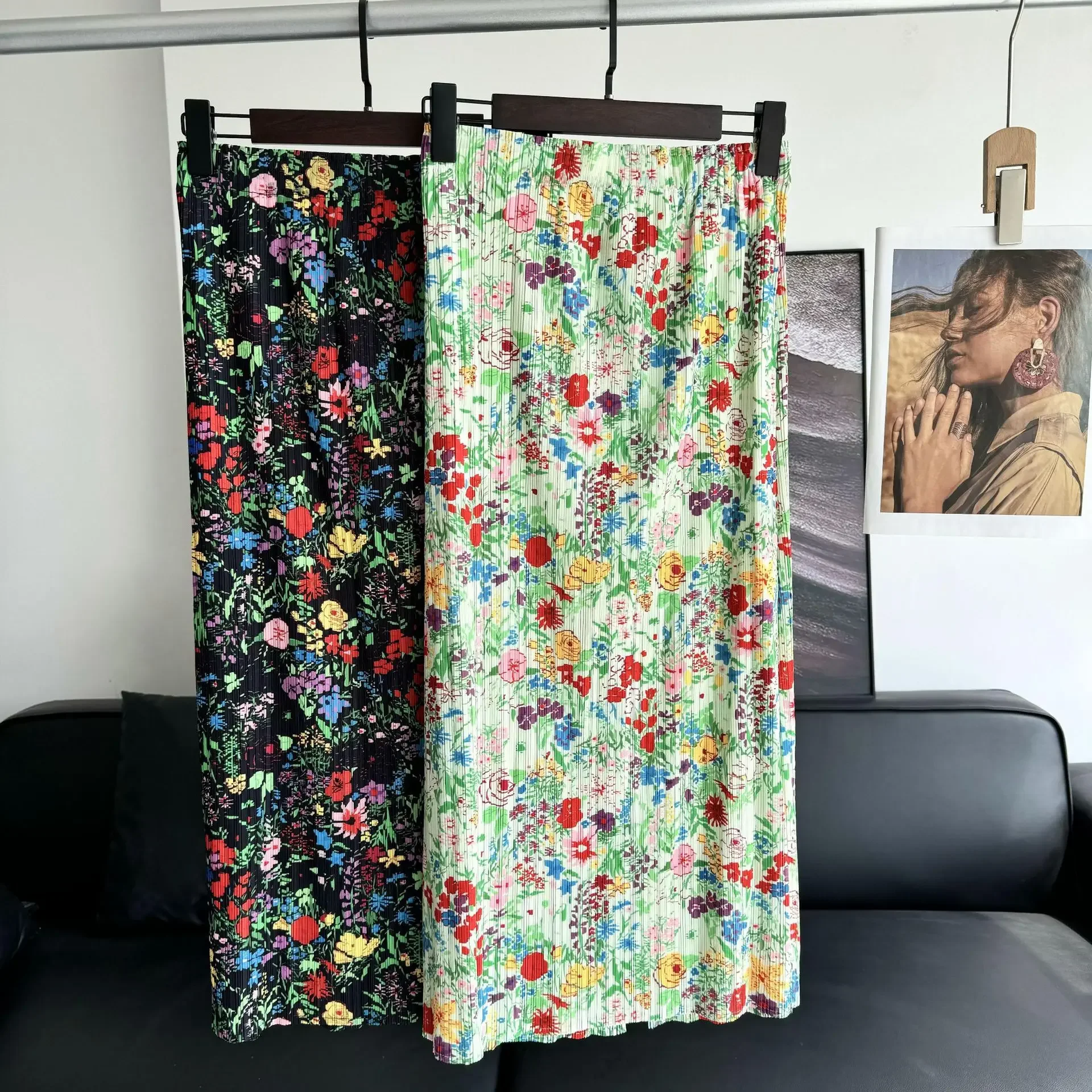 Pleated Elastic Waist Elegant Women's Half Skirt Printed Mid-length High Quality Versatile Fashion Temperament Skirt 2024 Summer
Pleated Elastic Waist Elegant Women's Half Skirt Printed Mid-length High Quality Versatile Fashion Temperament Skirt 2024 Summer
