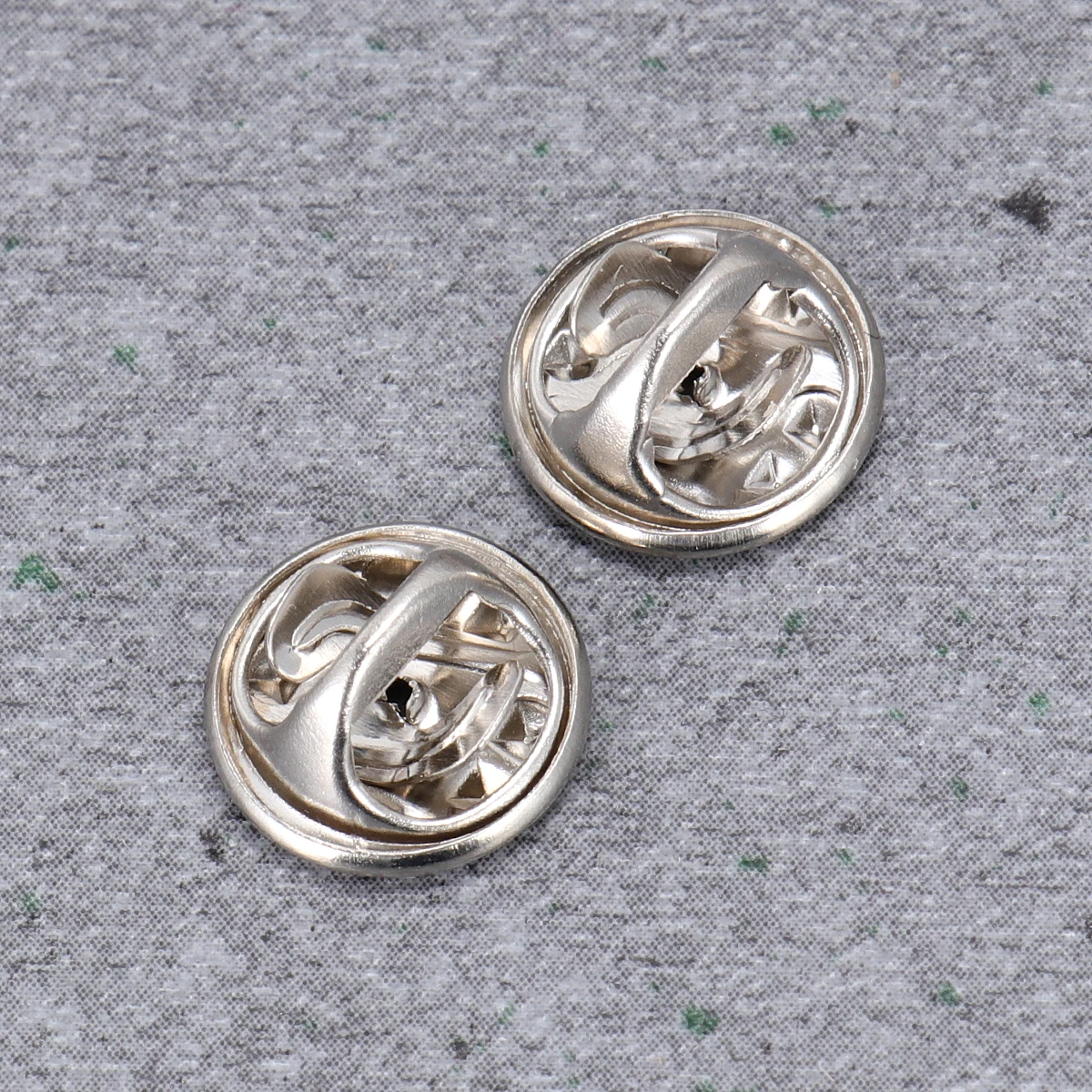 200pcs Butterfly Hat Lapel Pins Tacks Silver Buckles Brooch Clasps Replacement Craft Supplies Easy Use Sturdy Secure
200pcs Butterfly Hat Lapel Pins Tacks Silver Buckles Brooch Clasps Replacement Craft Supplies Easy Use Sturdy Secure