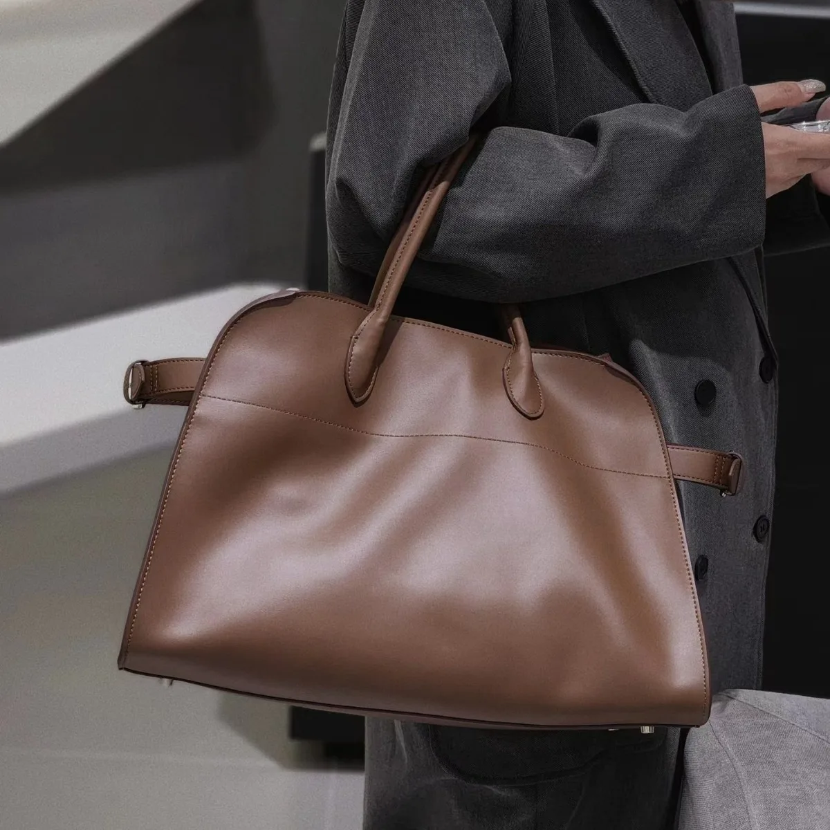 2025 New Large Capacity Tote Bag Leather Versatile Commuter Shoulder Handheld Women's Bag Large Capacity
2025 New Large Capacity Tote Bag Leather Versatile Commuter Shoulder Handheld Women's Bag Large Capacity