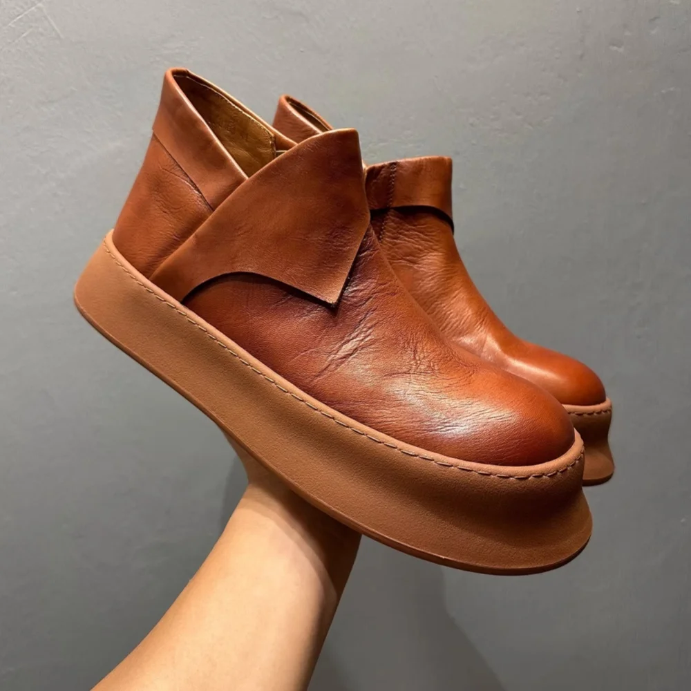 QHCCID Genuine Cow Leather Flat Platform Shoes Autumn Winter New Retro Solid Color Round Toe Thick Soled Short Boots Men 
QHCCID Genuine Cow Leather Flat Platform Shoes Autumn Winter New Retro Solid Color Round Toe Thick Soled Short Boots Men