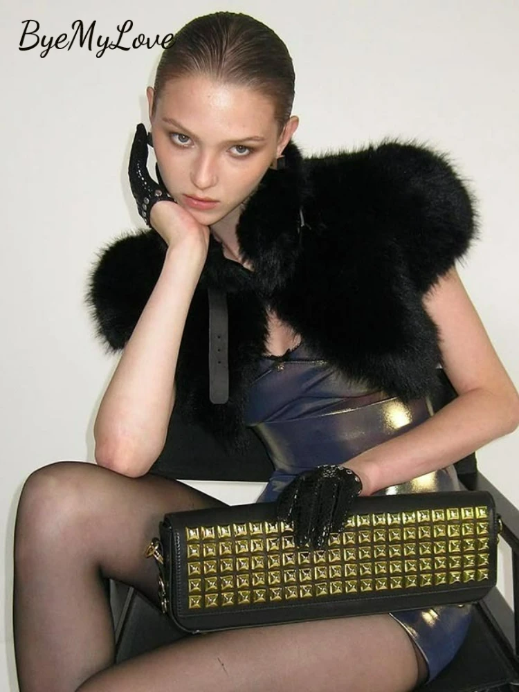 Women's Faux Fur Bolero Shrug Collar Style with Buckle Closure Warm Soft Fluffy Black Faux Fur Vintage Party Evening Wear
Women's Faux Fur Bolero Shrug Collar Style with Buckle Closure Warm Soft Fluffy Black Faux Fur Vintage Party Evening Wear