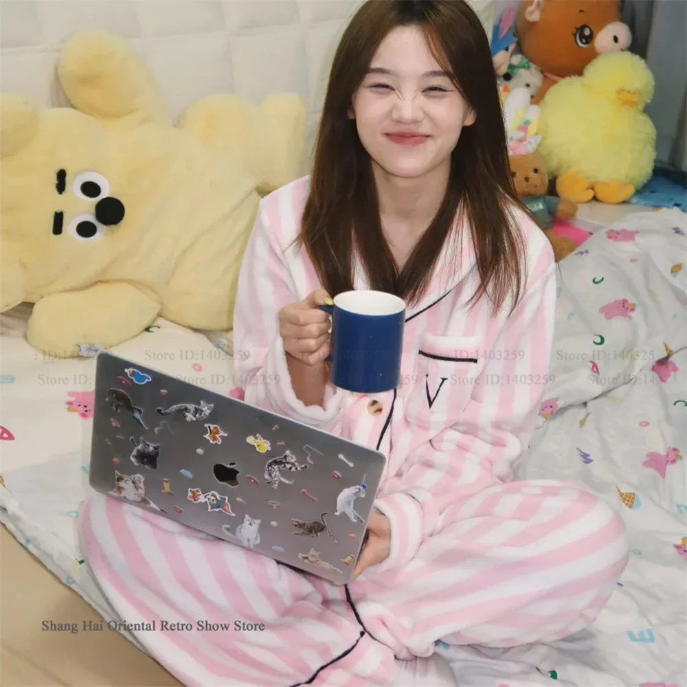 Autumn Winter New Flannel Pajamas Set Women's Sleepwear Pink Stripe Nightwear Trouser Pijamas Suit Loose Coral Fleece Home Wear
Autumn Winter New Flannel Pajamas Set Women's Sleepwear Pink Stripe Nightwear Trouser Pijamas Suit Loose Coral Fleece Home Wear