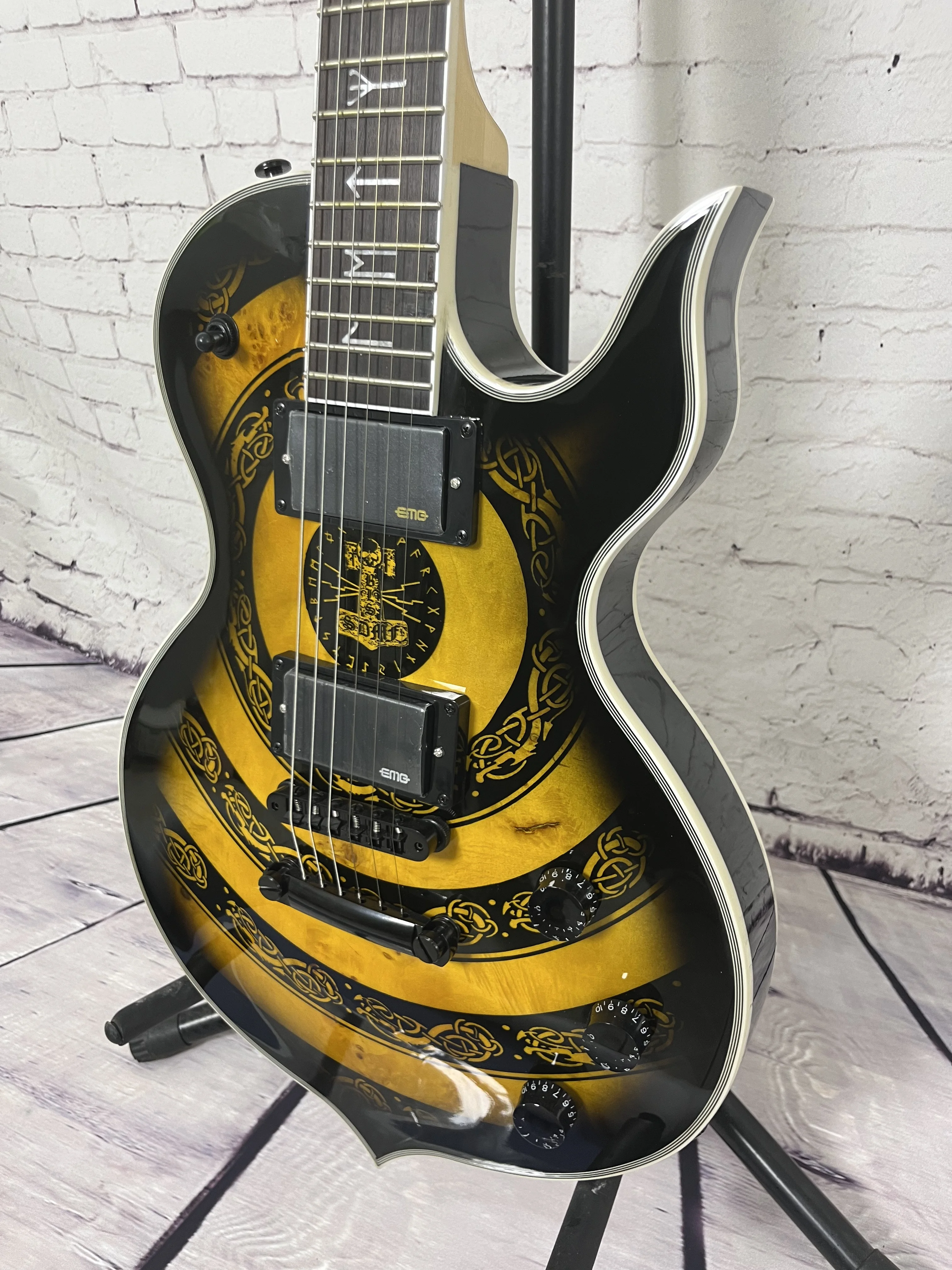 Yellow Black Bullseye Electric Guitar HH Pickups Fixed Bridge Mahogany Body Rosewood Fingerboard Heavy Metal Rock Free Shipping
Yellow Black Bullseye Electric Guitar HH Pickups Fixed Bridge Mahogany Body Rosewood Fingerboard Heavy Metal Rock Free Shipping