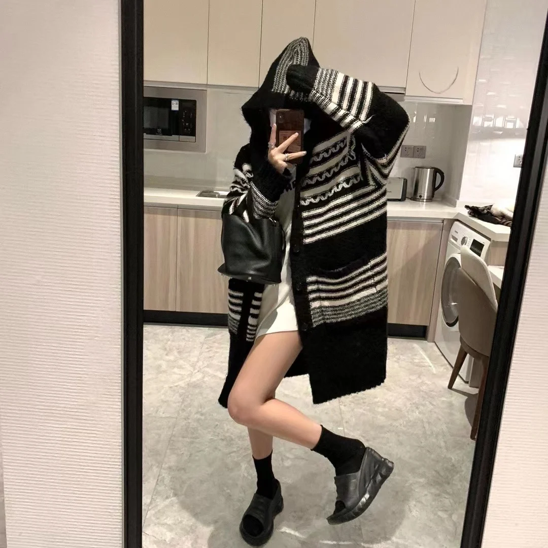 Winter and 2023 New Autumn Women's Clothing Contrast Color Black and White Striped Loose Mohair Hooded Loose Sweater 0929
Winter and 2023 New Autumn Women's Clothing Contrast Color Black and White Striped Loose Mohair Hooded Loose Sweater 0929