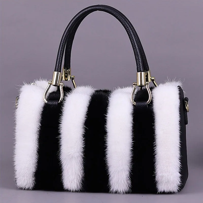 Soft Plush Packaging Pure Mink Fur Handbag Large Capacity Handbag Stylish Luxurious Design Suitable For Elegant Ladies
Soft Plush Packaging Pure Mink Fur Handbag Large Capacity Handbag Stylish Luxurious Design Suitable For Elegant Ladies