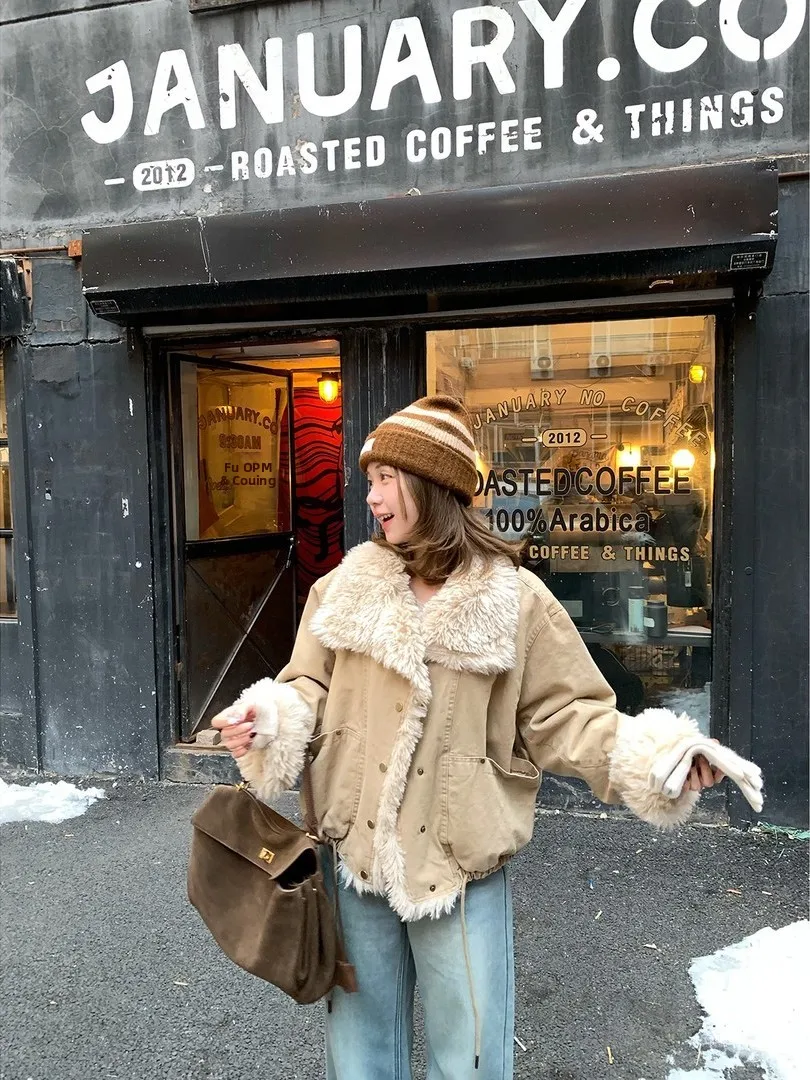 Теплая хлопковая куртка с воротником из искусственного кроличьего меха XuanL MencWenWen Fog Pine Forest, длинный рукав
Теплая хлопковая куртка с воротником из искусственного кроличьего меха XuanL MencWenWen Fog Pine Forest, длинный рукав