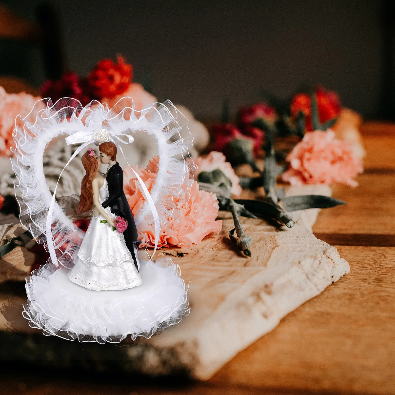 Bride Groom Ornaments Wedding Cake Decor Table Fine Resin Workmanship Smooth Exquisite Heart Mesh Beautiful Romantic Atmosphere
Bride Groom Ornaments Wedding Cake Decor Table Fine Resin Workmanship Smooth Exquisite Heart Mesh Beautiful Romantic Atmosphere