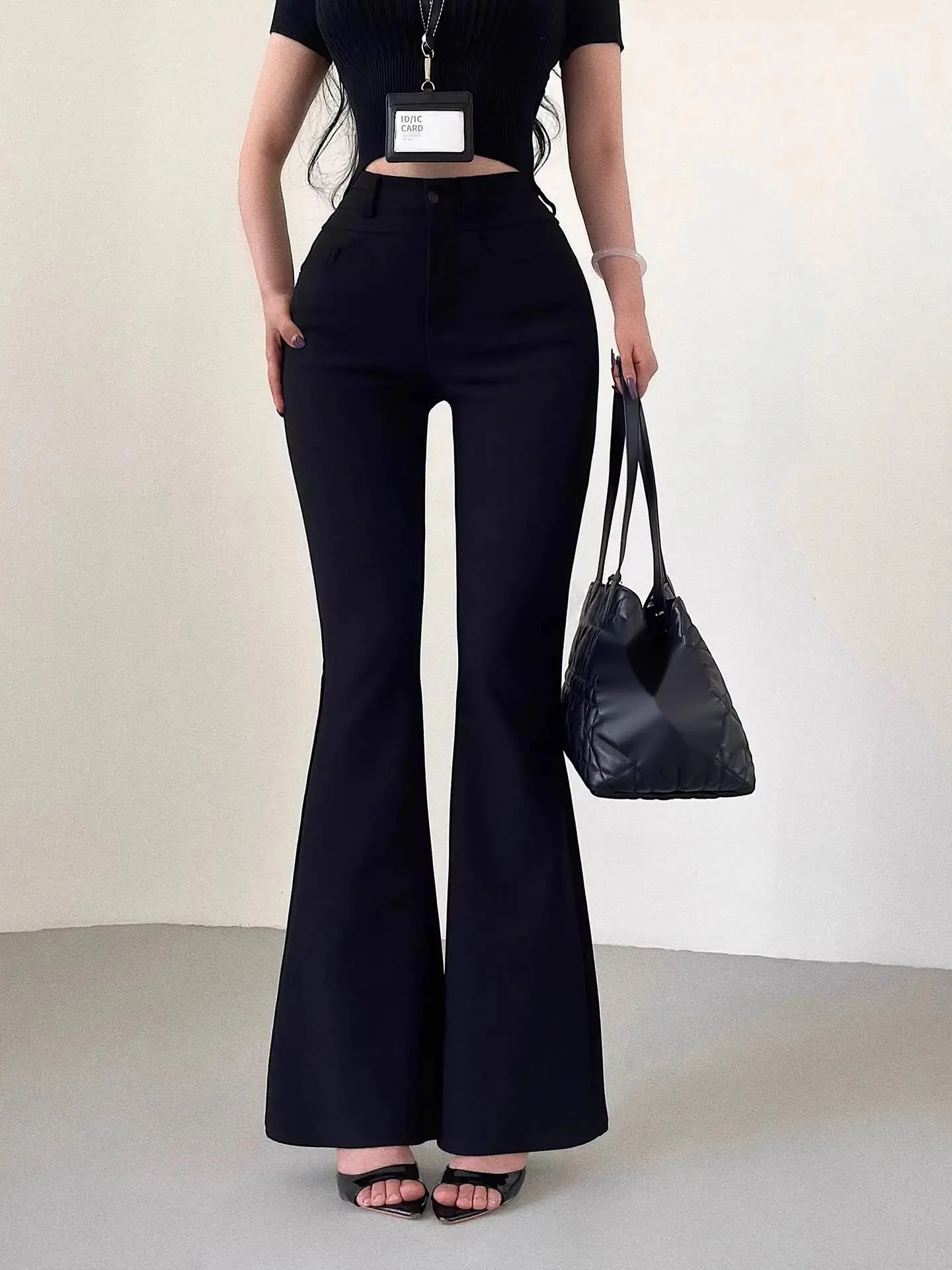 Женские брюки в корейском стиле Old Money, с высокой талией, утягивающие, эластичные, облегающие, расклешенные, удлиняющие ноги, повседневные, модные, K3LC
Женские брюки в корейском стиле Old Money, с высокой талией, утягивающие, эластичные, облегающие, расклешенные, удлиняющие ноги, повседневные, модные, K3LC