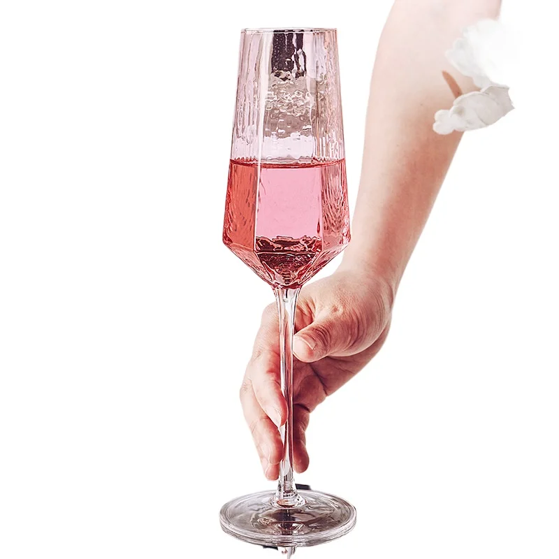 Champagne glasses household set, crystal goblets, a pair of gift boxes, sparkling sweet wine glasses.
Champagne glasses household set, crystal goblets, a pair of gift boxes, sparkling sweet wine glasses.