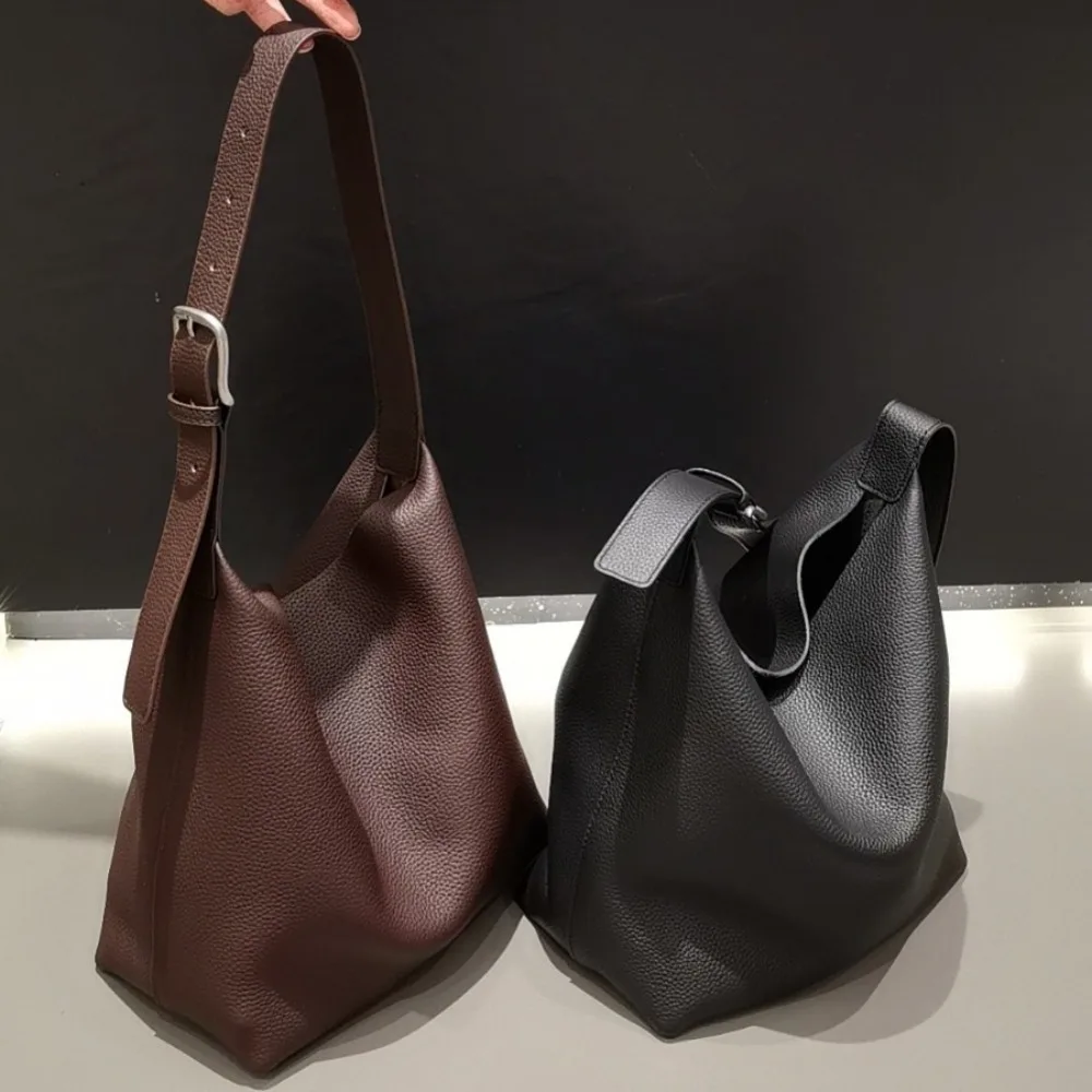 Premium Minimalist Hobo Armpit Bag First Layer Cowhide Lazy Wind Soft Bag Large Capacity Mother Child Bag Genuine Leather Women
Premium Minimalist Hobo Armpit Bag First Layer Cowhide Lazy Wind Soft Bag Large Capacity Mother Child Bag Genuine Leather Women