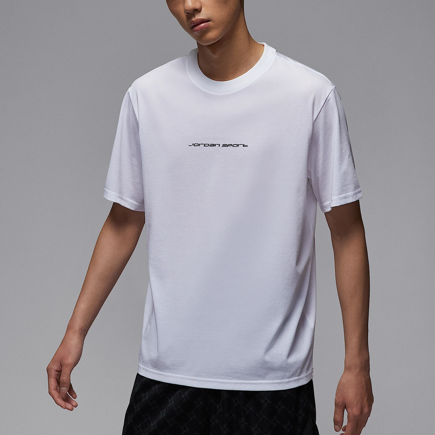 Nike genuine Jordan Men's Minimalist Breathable Sport T-Shirt IB6762-100
Nike genuine Jordan Men's Minimalist Breathable Sport T-Shirt IB6762-100