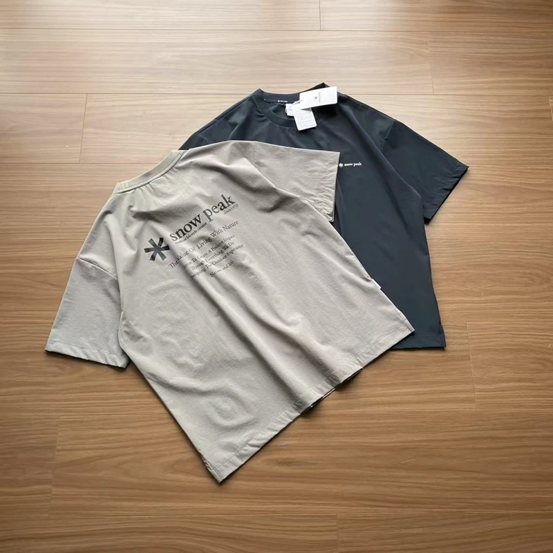 Japanese Snow Speak Khaki Black Print T-hirt Men Women Quick Dry Casual High Street City Boy Short Sleeve Camp T Shirt Hem Vent
Japanese Snow Speak Khaki Black Print T-hirt Men Women Quick Dry Casual High Street City Boy Short Sleeve Camp T Shirt Hem Vent