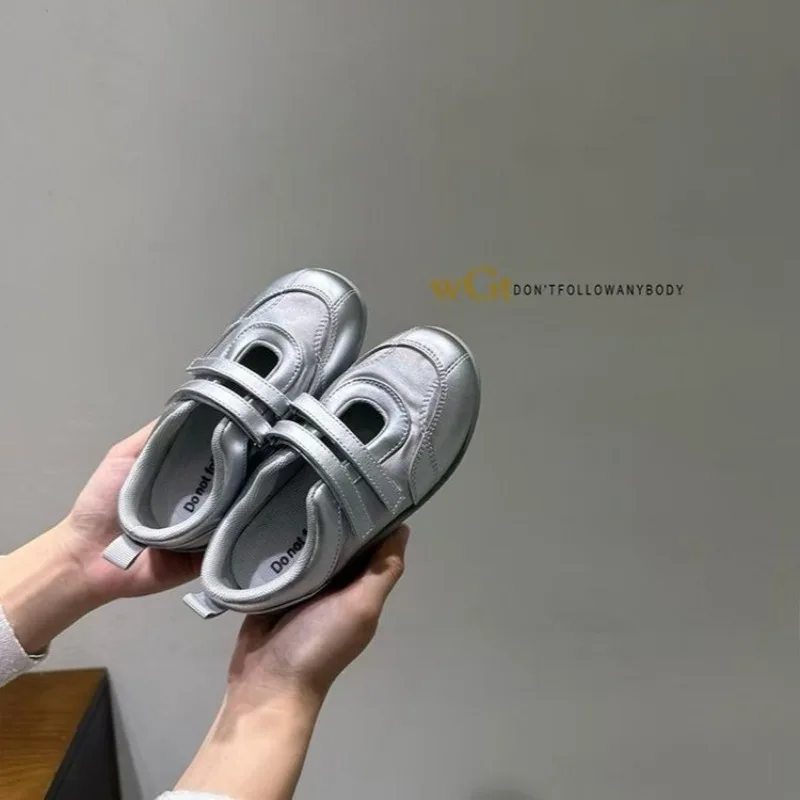 Kids Princess Shoes Soft Bottom Girls Casual Shoes Double Hook&loop 2026 Brand New Children Ballet Sports Shoes Non-slip Trendy
Kids Princess Shoes Soft Bottom Girls Casual Shoes Double Hook&loop 2026 Brand New Children Ballet Sports Shoes Non-slip Trendy