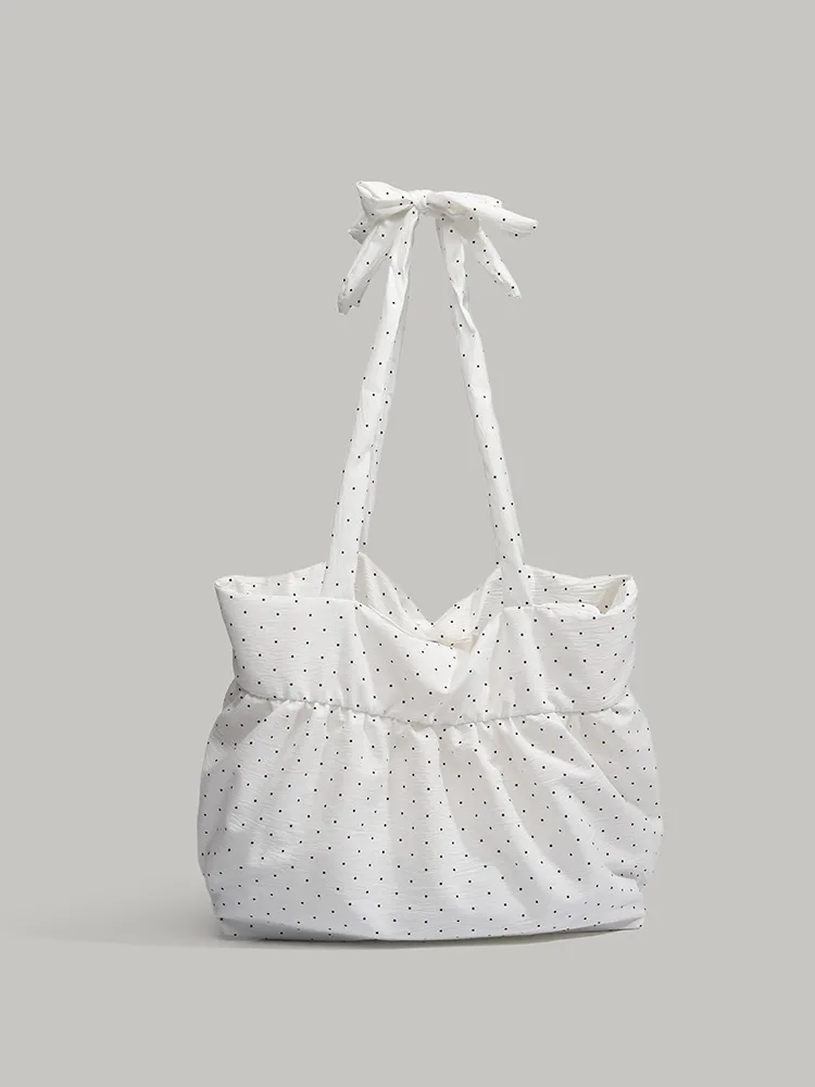 YIFAN Dot Canvas Bag for Women 2025 New Large Capacity Commuter Single Shoulder Tote Bag Folded Skirt Strap Cloud Bag
YIFAN Dot Canvas Bag for Women 2025 New Large Capacity Commuter Single Shoulder Tote Bag Folded Skirt Strap Cloud Bag