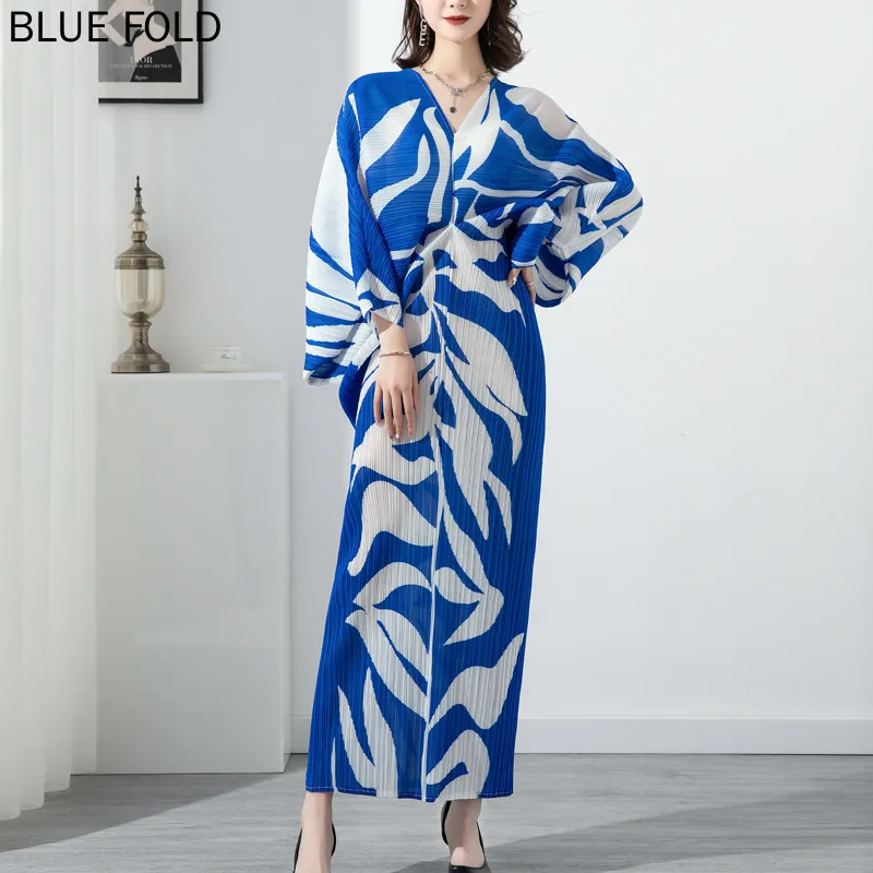 Miyake Pleated Print Dolman Sleeve Large Size Dress New Spring and Summer Temperament V-neck Long Dress PLEATS Elegant Robe
Miyake Pleated Print Dolman Sleeve Large Size Dress New Spring and Summer Temperament V-neck Long Dress PLEATS Elegant Robe