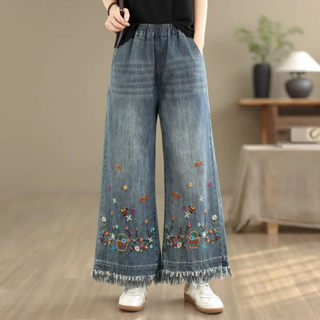 2026 Women's High Waist Floral Embroidered Cropped Jeans Japanese Elastic Waist Loose Wide Leg Denim Pants with Pockets
2026 Women's High Waist Floral Embroidered Cropped Jeans Japanese Elastic Waist Loose Wide Leg Denim Pants with Pockets